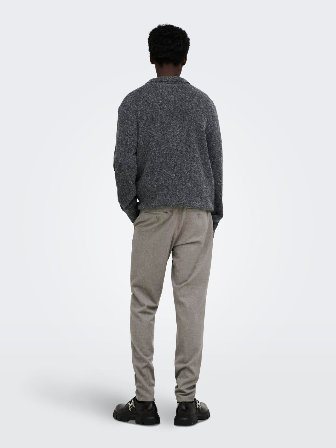model_shot-back